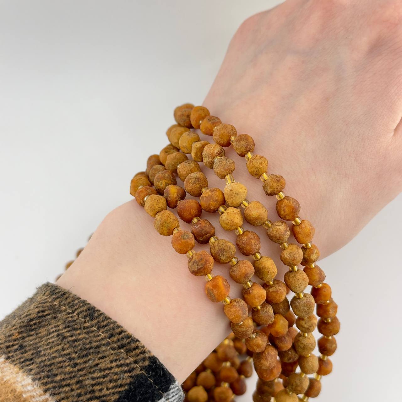 Янтарь необработанный размер 6*7мм